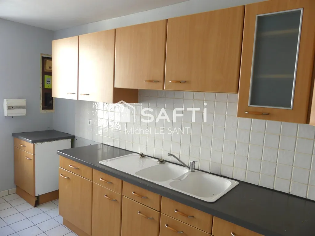 Köök - Charming Townhouse with Garden in Bury