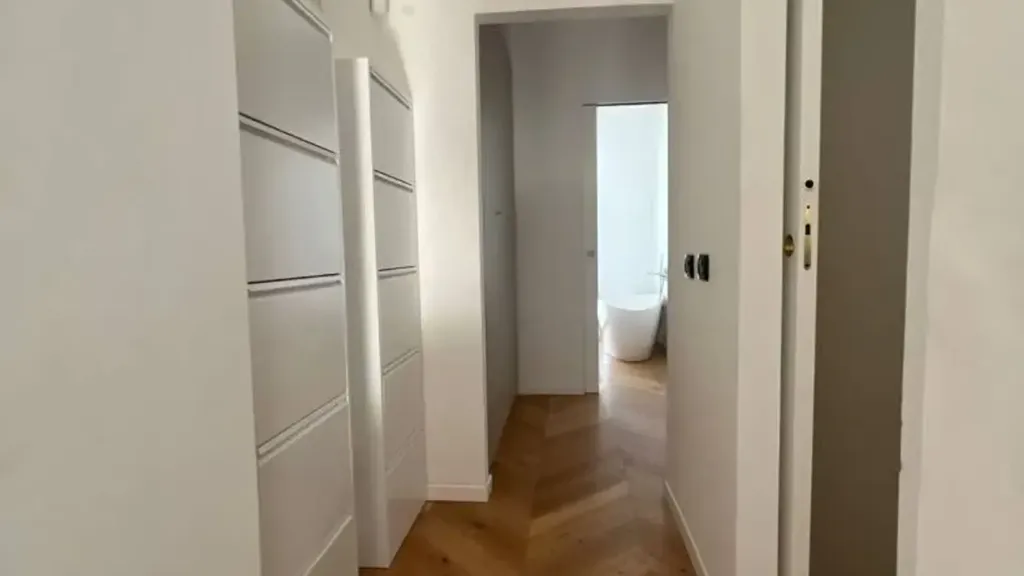 hallway_entrance