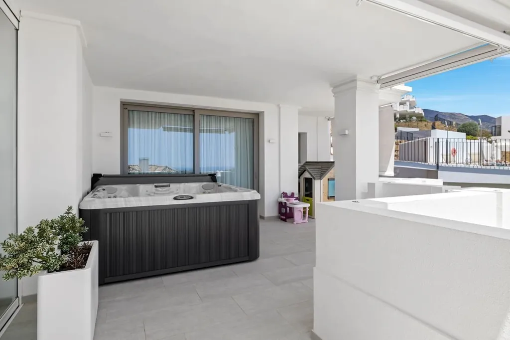 Terrazza - Luxury Apartment with Sea View in Marbella
