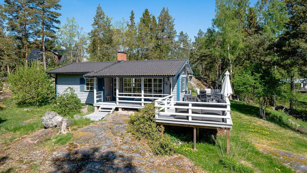 Välivaade - Cottage with Sea View on Vättersö