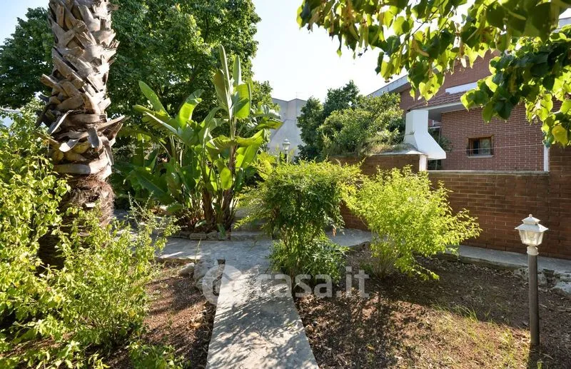 Giardino - Modern Villa with Garden in Torricella