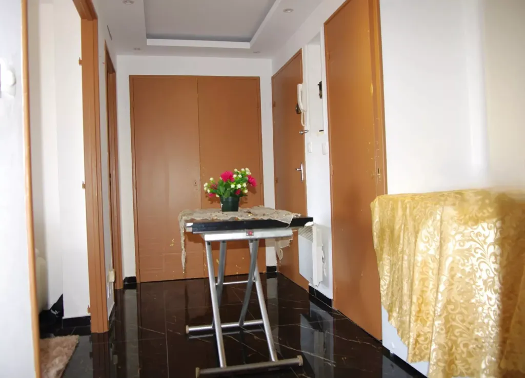 Ingresso - Renovated Apartment with Balcony in Draguignan