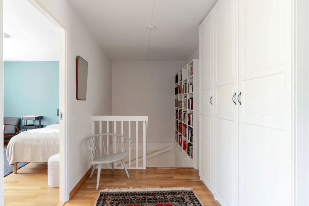 Hallway - Terraced House with Garden in Almby