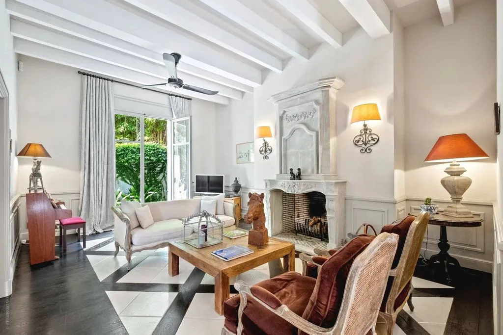 Living Room - Luxury Villa with Heated Pool in Cap d'Antibes