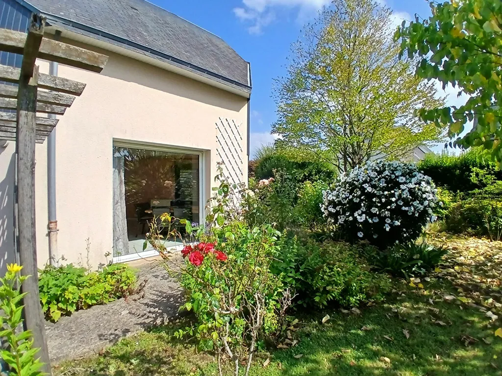 Giardino - Spacious House with Beautiful Garden in Pacé