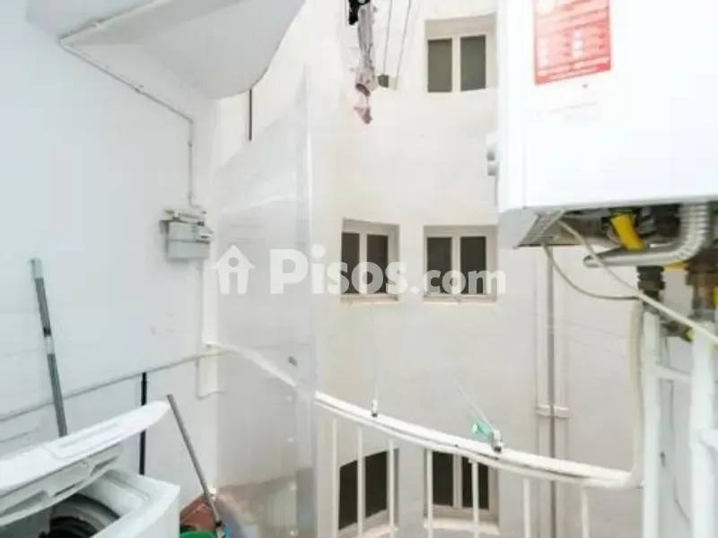 Giardino - Classically Styled Flat with Balcony in Traditional Centre