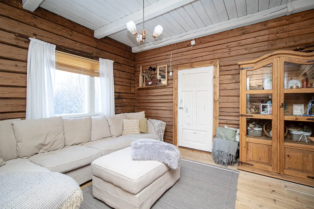 Séjour - Rustic Timber House with Farmyard in Lastukoski