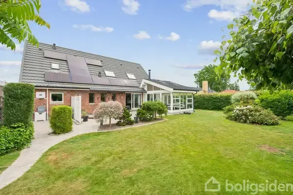 Giardino - Villa with Terrace in Karlslunde
