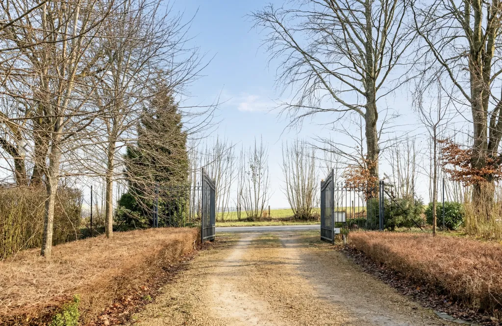 Exterior - Luxury House with Pool in Sainte-Ode Tillet