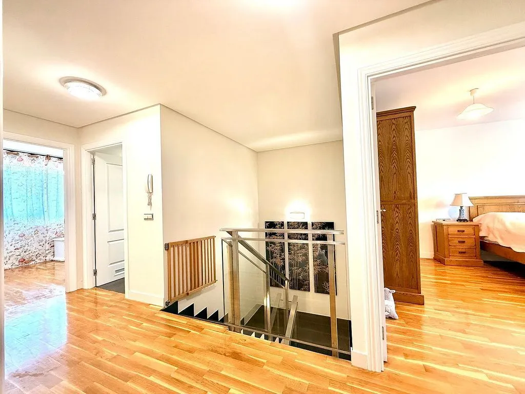 Hallway - Terraced Semi-Detached House in Aranguren