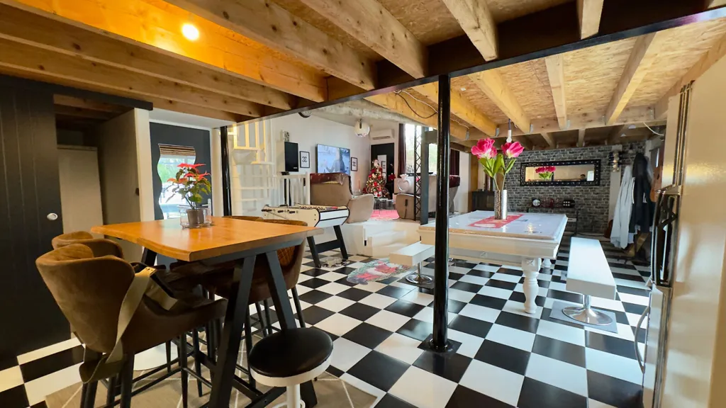 Söögituba - Converted Barn Loft with Garden in Countryside
