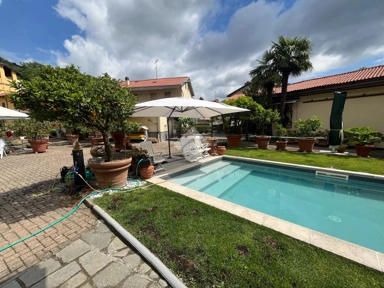 Piscine - Independent House with Balcony in Samone