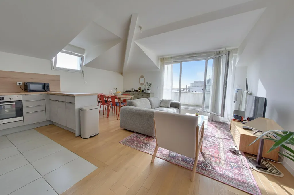 Séjour - Appartement de 4 Pièces avec Balcon à Nogent-sur-Marne