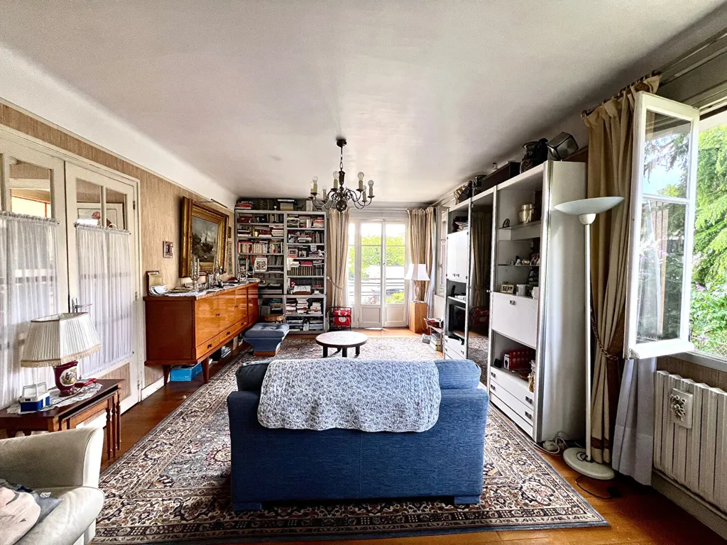Elutuba - House with Garden in Sevres, Rive Gauche
