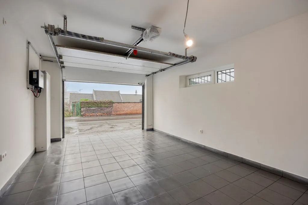Garaaž - Renovated Villa with Garden in Heverlee