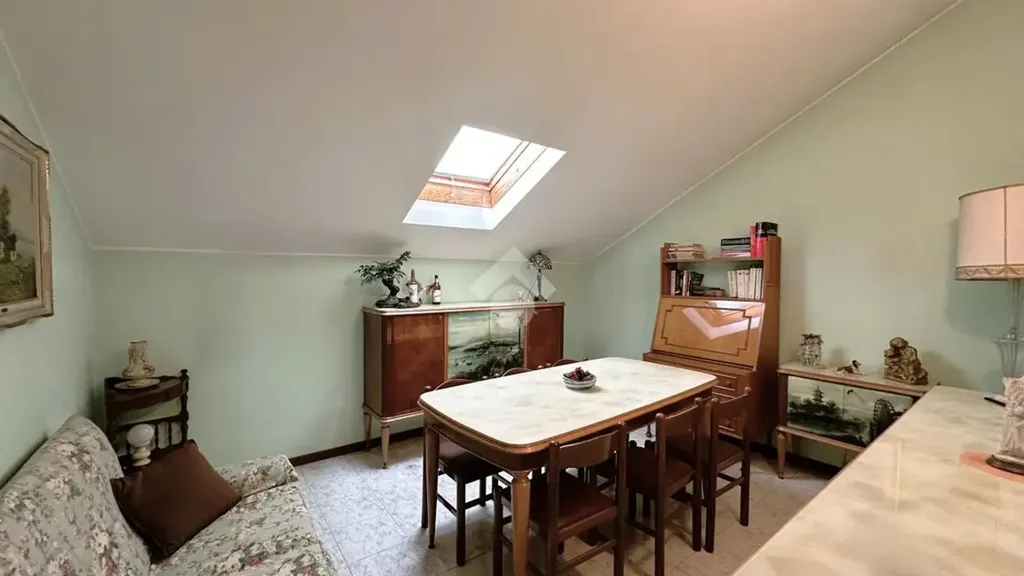 Salle à manger - Spacious Apartment with Balcony in Vimercate