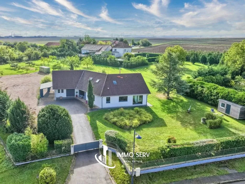 Õhuvaade - Architectural House with Panoramic Views in Louvigny