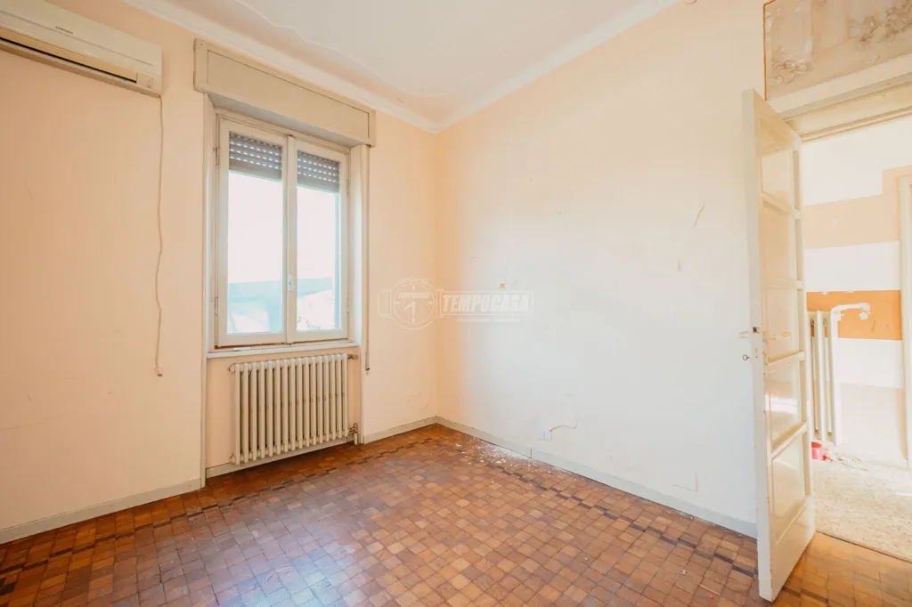 Toad - Two-Bedroom House with Garden in Vigevano Centre
