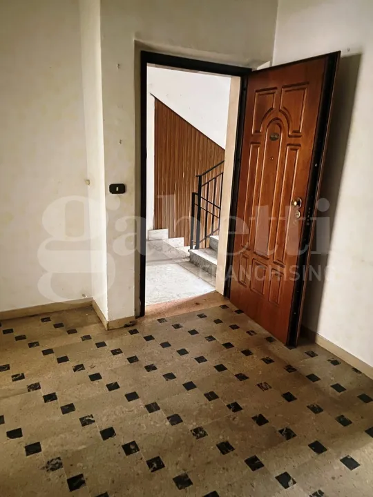 Entrée - Apartment with Balcony in Reggio Calabria