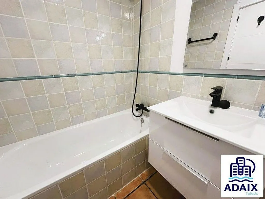 Vannitoad - Modern Flat with Balcony in Santa Olalla