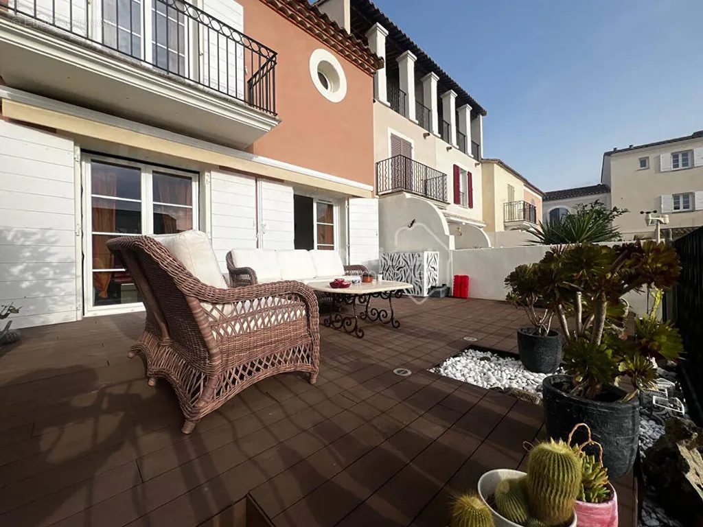 Terrass - Marina Apartment with Dock in Aigues Mortes
