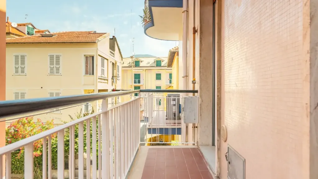 Balcon - Rusticated Apartment with Balcony in Alassio