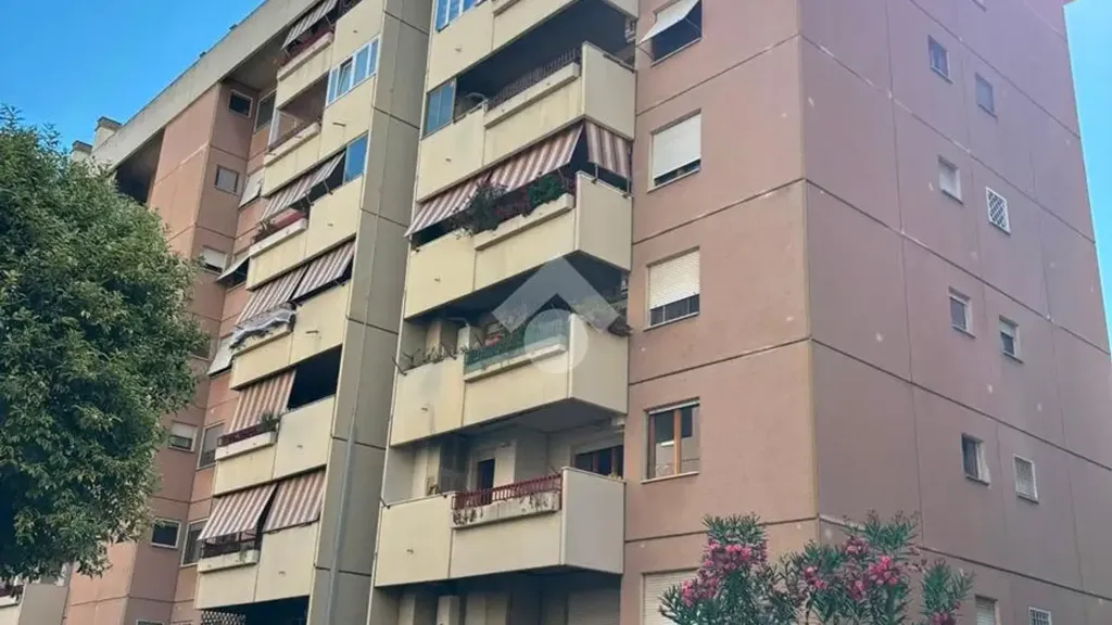 Extérieur - Armed Trilocale with Balcony in Rome