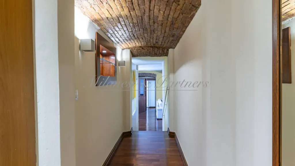 Entrée - Bilocale with Balcony in Bergamo