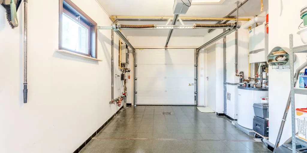 Garage - Ground Floor Villa with Garden in Heestert