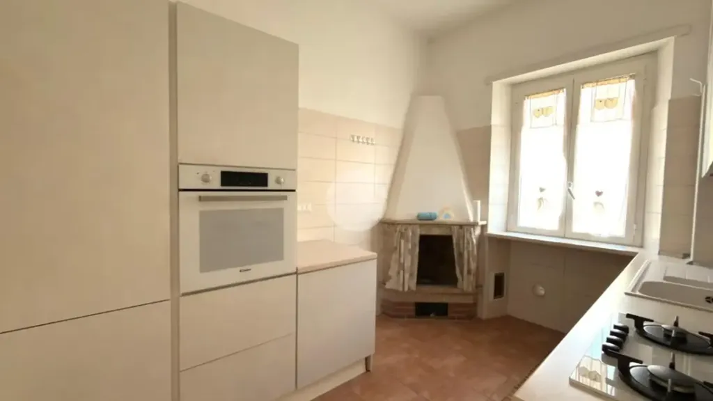 Kitchen - Ristruttured Apartment with Balcony in Rome