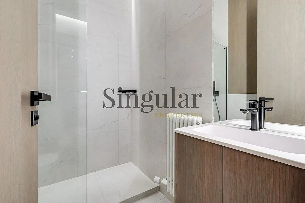 Salles de bain - Historic Apartment with Balcony in El Born