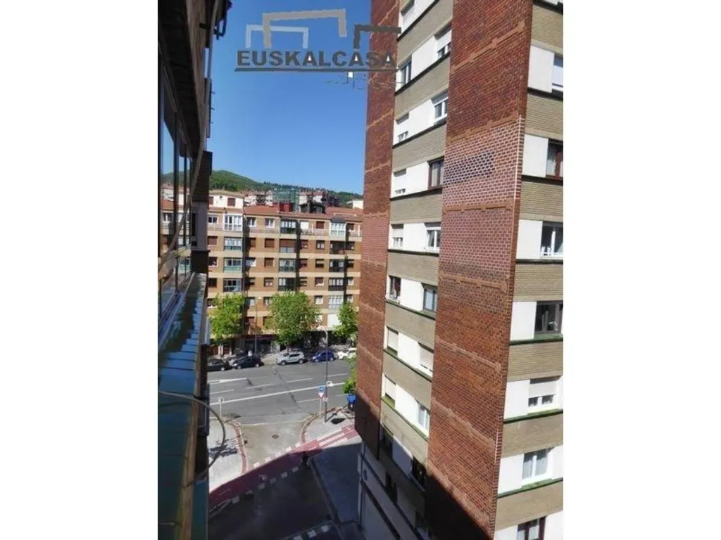Balcon - Bright Apartment with Lift in Bilbao
