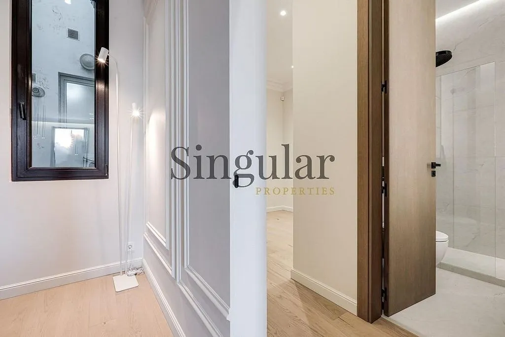 Salles de bain - Historic Apartment with Balcony in El Born
