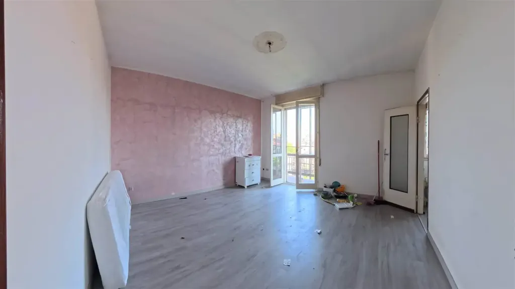 Pièces - Apartment with Balcony in Casalpusterlengo