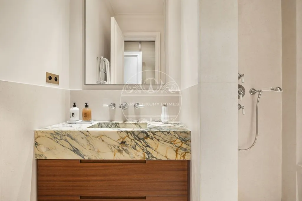 Vannitoad - Luxury Flat with Triple Arcade in Saint-Germain, Paris