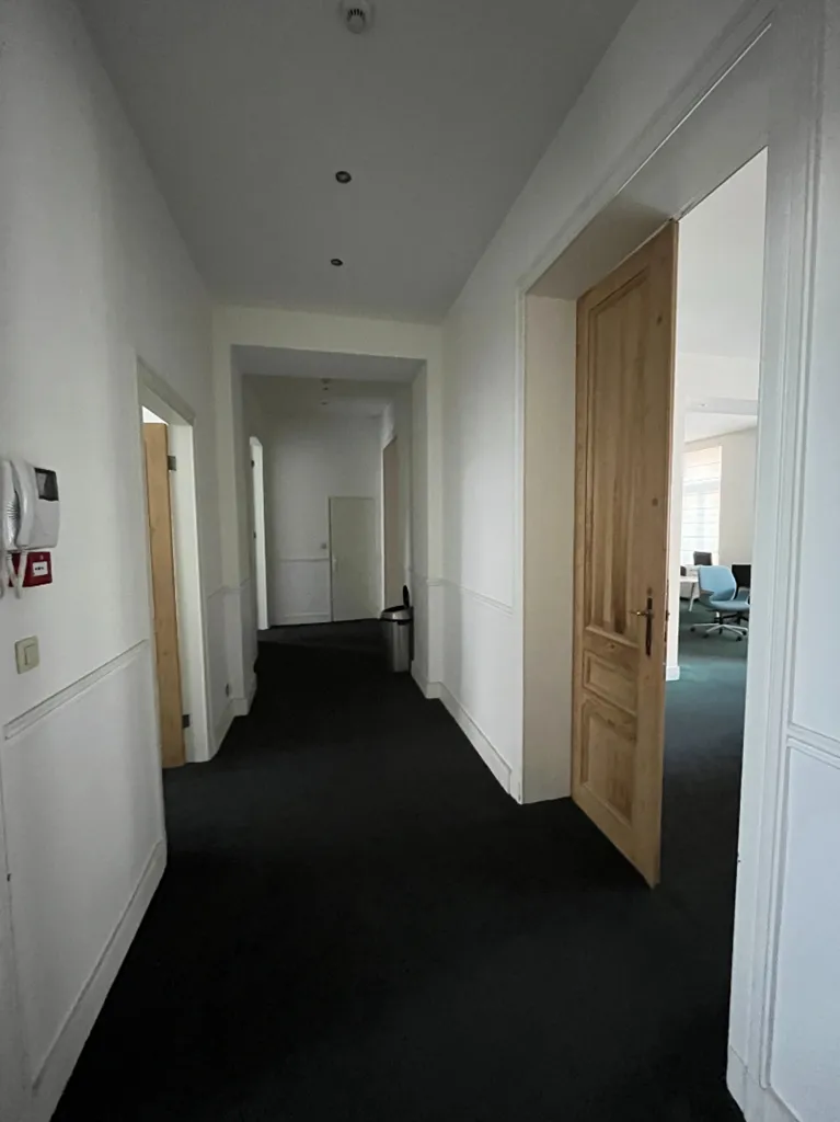 Esik - Renovated Office Building in Brussels