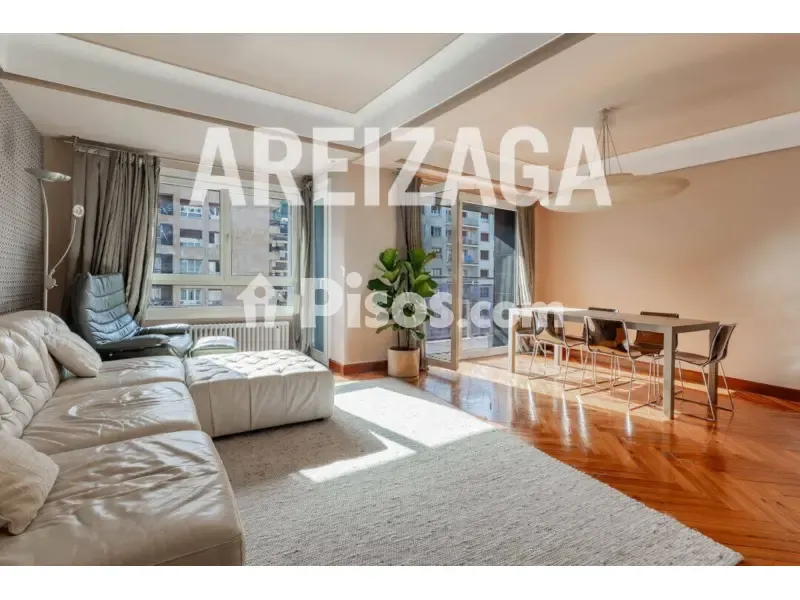 Séjour - Spacious Apartment with Terrace in Amara