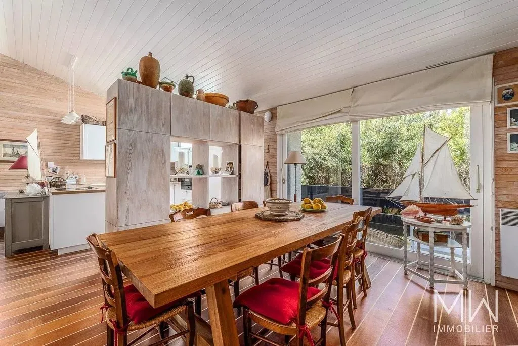 Salle à manger - Villa Luxueuse avec Vue sur la Baie à Cap Ferret