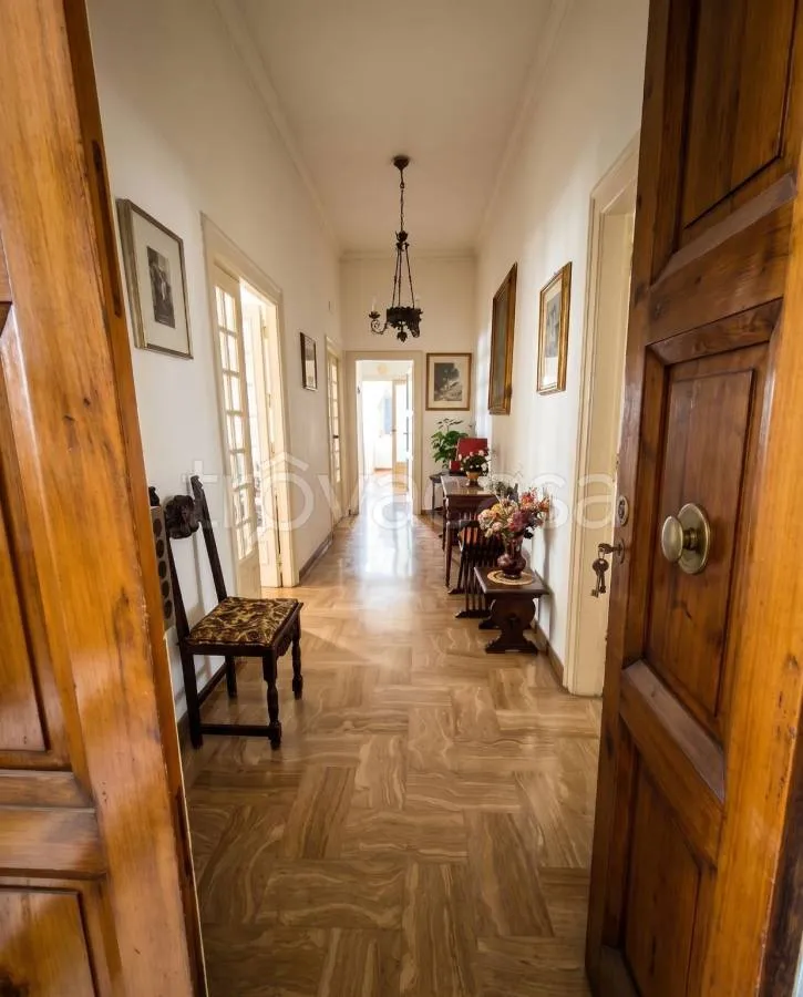 Esik - Spacious Apartment with Balcony in Perugia