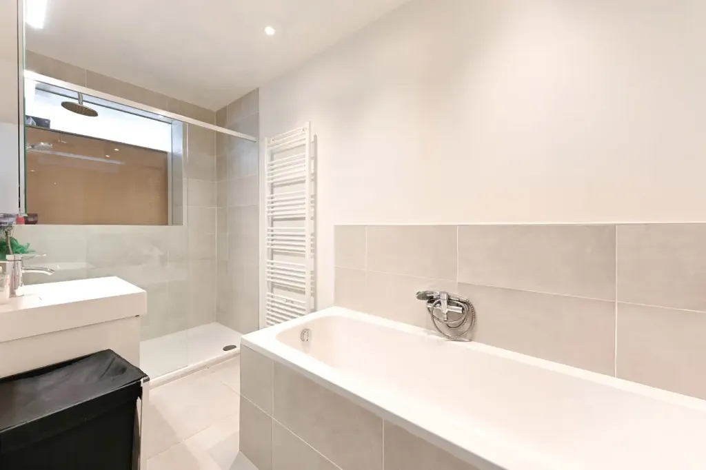 Bagni - Mixed-Use Building with Terrace in Leuven