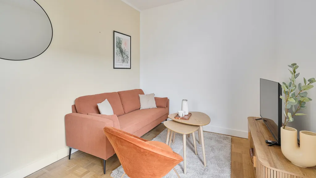 Living Room - 1-Bedroom Flat with Seine View in Paris 16e
