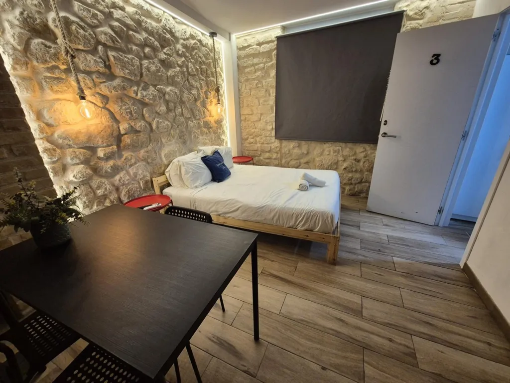 Chambres - Converted Flat with 3 Studios in San Blas