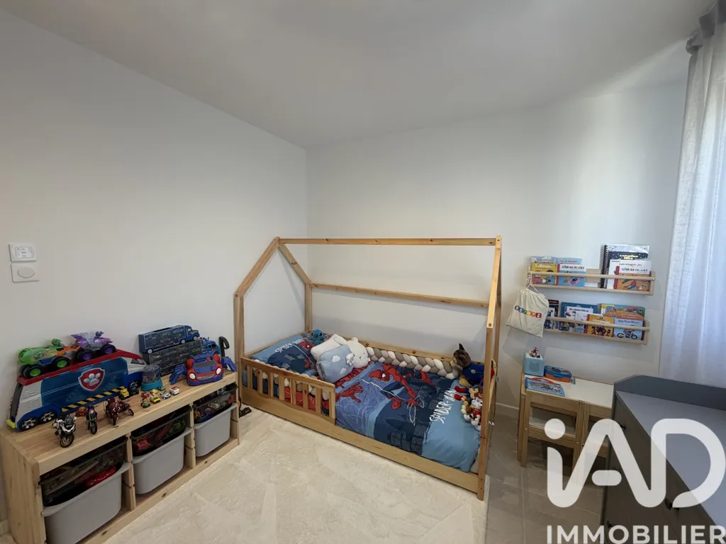 Chambres - Appartement Rénové avec Balcon à Nîmes