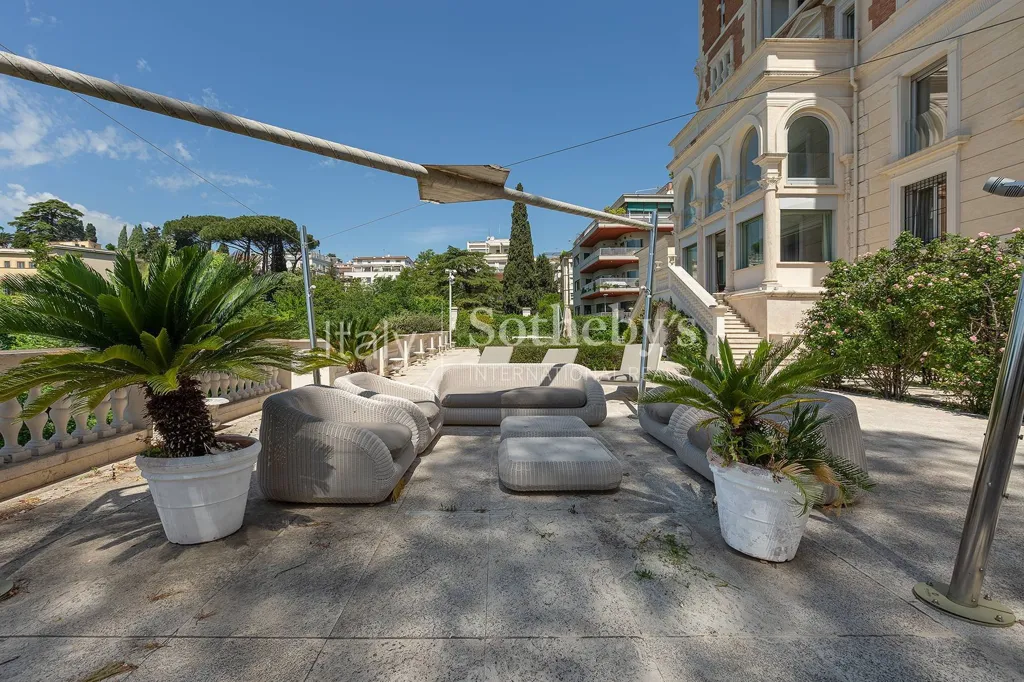 Terrass - Residence with Panoramic Terraces in Parioli