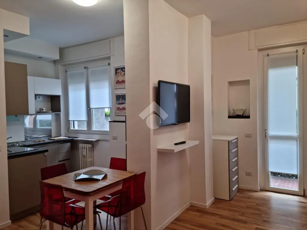 Elutuba - Fully Furnished Studio with Balcony in Milan