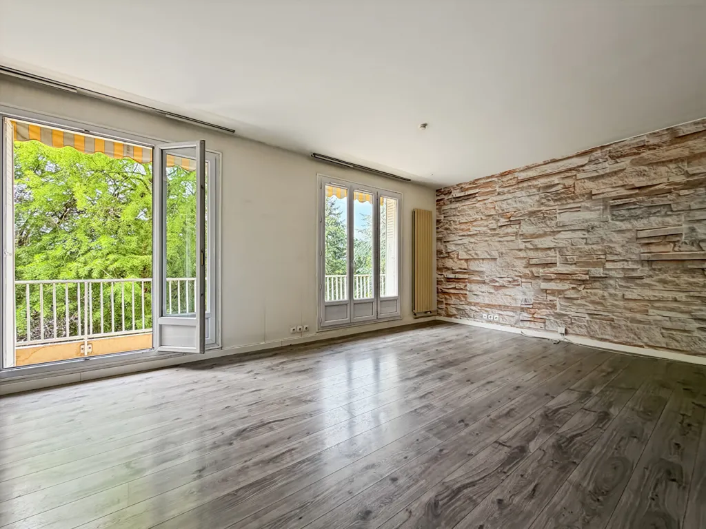 Pièces - Appartement 4 Pièces avec Balcon sur Parc à Orsay