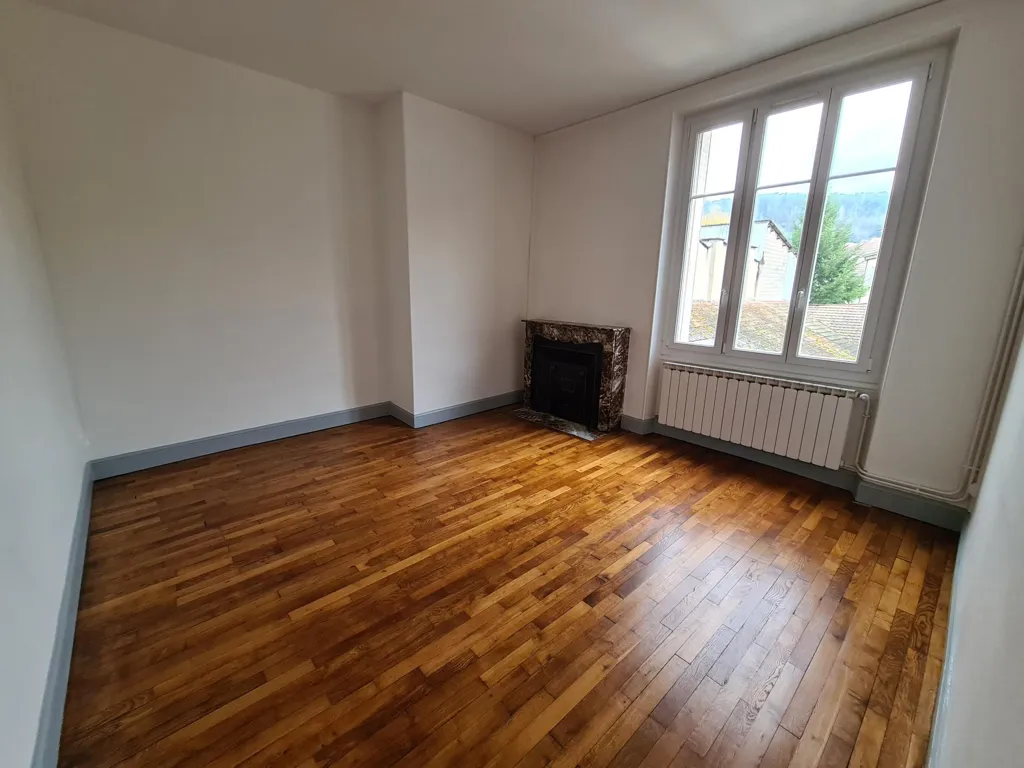 Toad - Fully Renovated Flat with Private Garage in Le Creusot