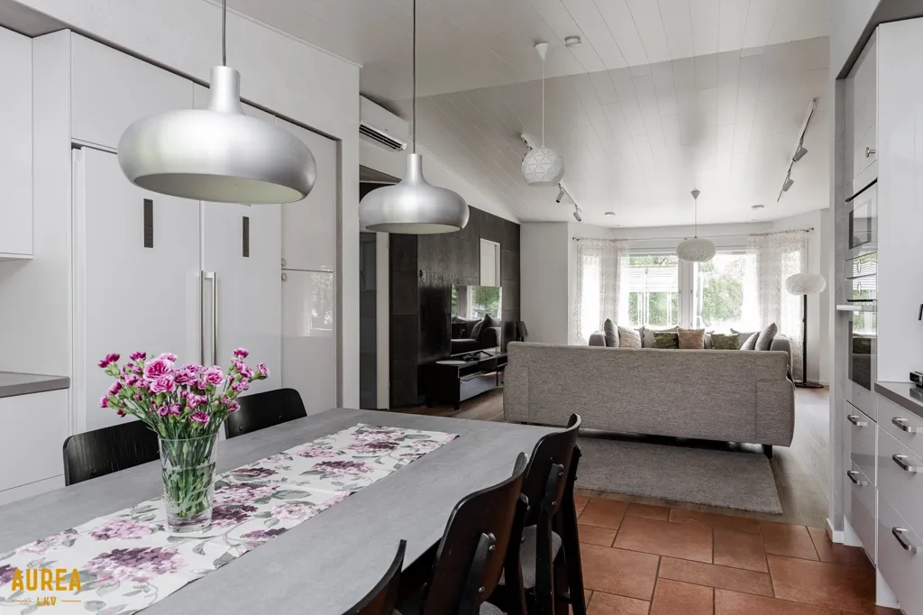 Sala da pranzo - Modernised Detached House with Garden in Ii