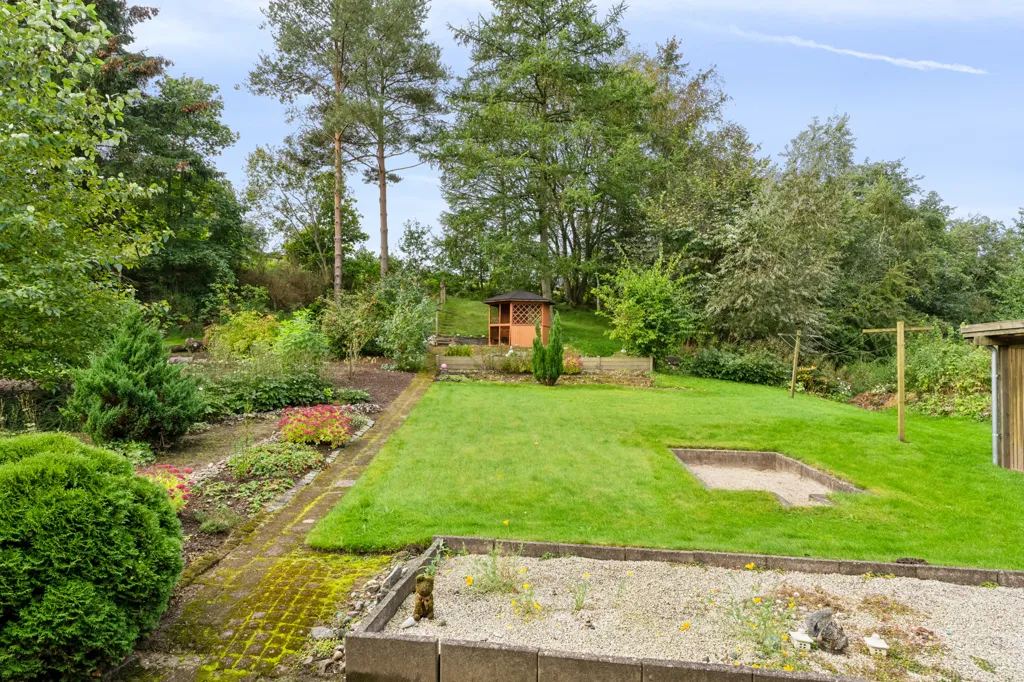 Jardin - Villa with Garden in Løgstrup
