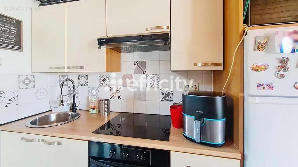 Köök - 2-Bedroom Apartment with Parking in Vallet Centre